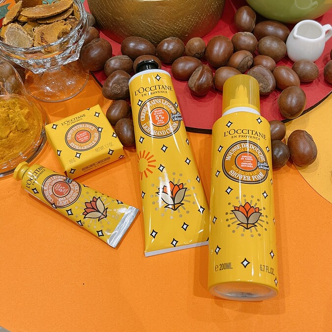 L'OCCITANE歐舒丹繽紛乳油木金黃拿鐵系列產品實拍。
