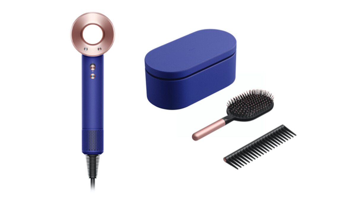 ▲Dyson Supersonic&trade; 吹風機 HD08 長春花藍配玫瑰金限定版(附專用按摩梳及順髮梳)，優惠價NT$15,600，再送專用底座(市價NT$4,000)。