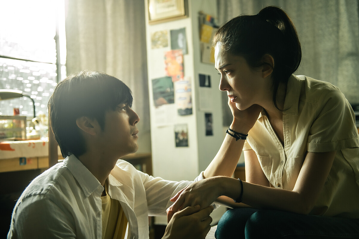 林晨曦在大學時期的男友江原由男神胡宇威所飾演耐心陪伴晨曦