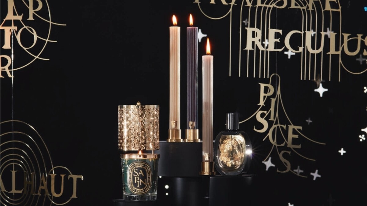 Diptyque 2022聖誕餐燭(漿果香、琥珀、炭木香)，NT980、燭台，NT1,600