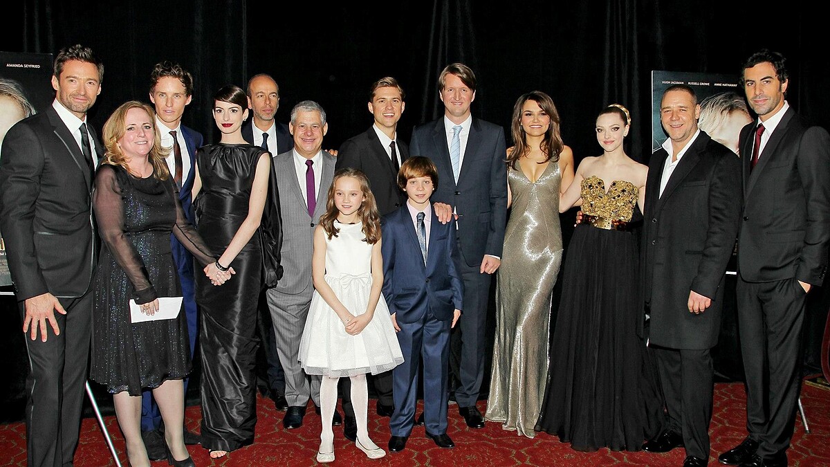 《悲慘世界》全球首映！安海瑟威Anne Hathaway優雅氣質VS亞曼達Amanda Seyfried性感嫵媚