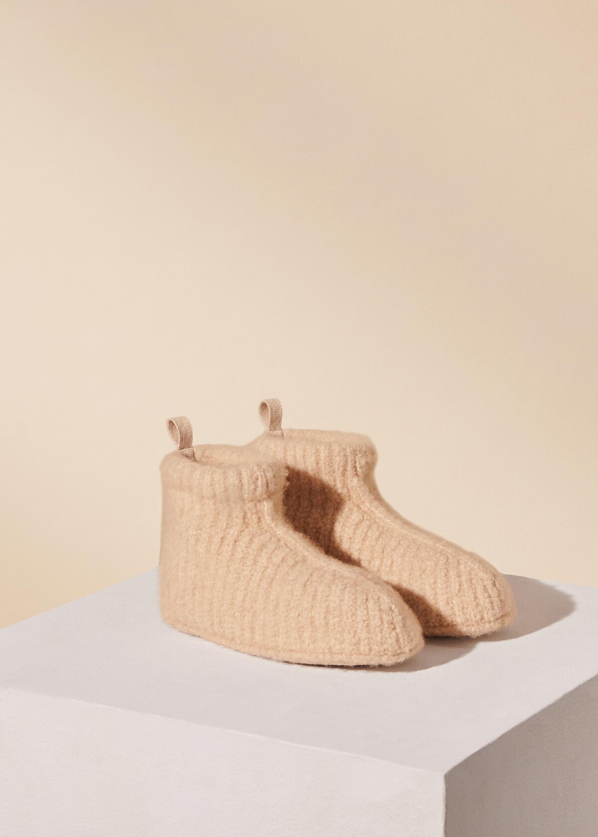 Loro Piana 粗針織家居靴，NT29,200。