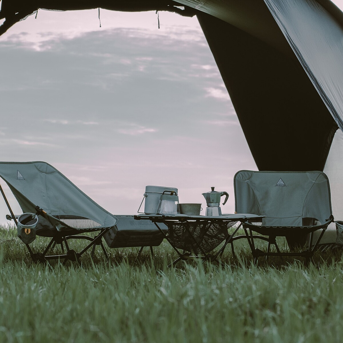 聯名商品無多餘的設計，也象徵了回歸本質的概念。