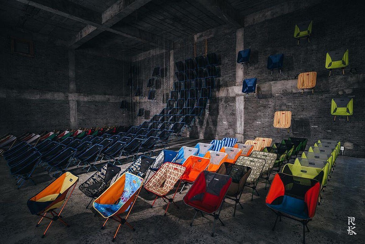 Helinox 於5月在韓國濟州島《New Order》展覽現場。