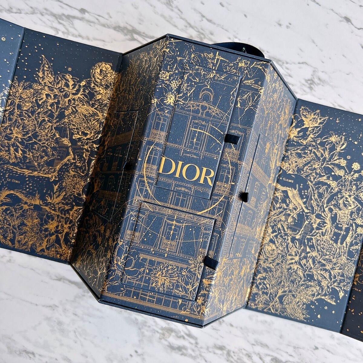 DIOR迪奧經典蒙田精裝禮盒。