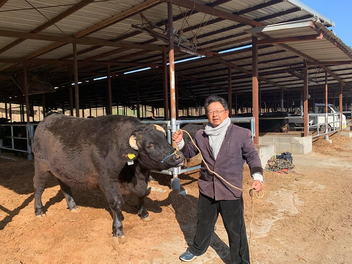 牧場主人尾崎宗春。