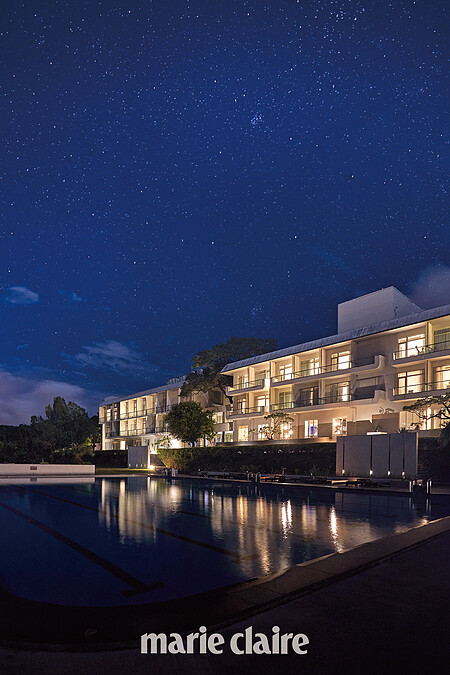 晴空無雲的夜晚能夠在池畔觀賞滿天星光。