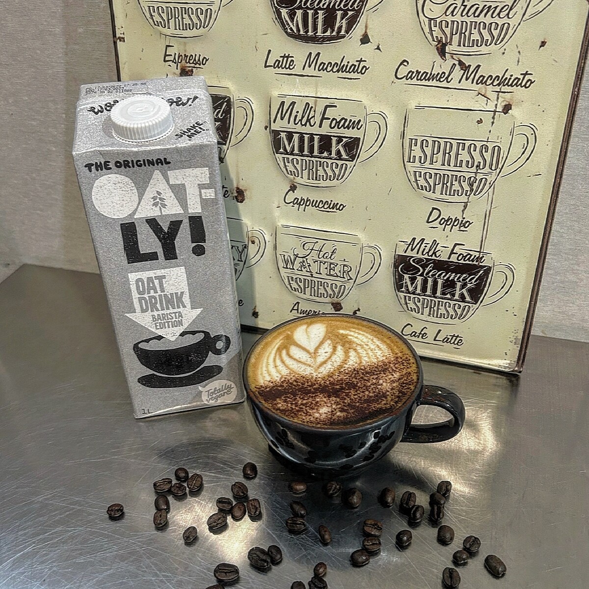 BLACK CAFE焦糖摩卡燕麥奶。