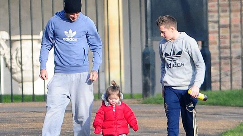 維多利亞親手打造！超可愛小哈波Harper Beckham的每日時尚手札！ 