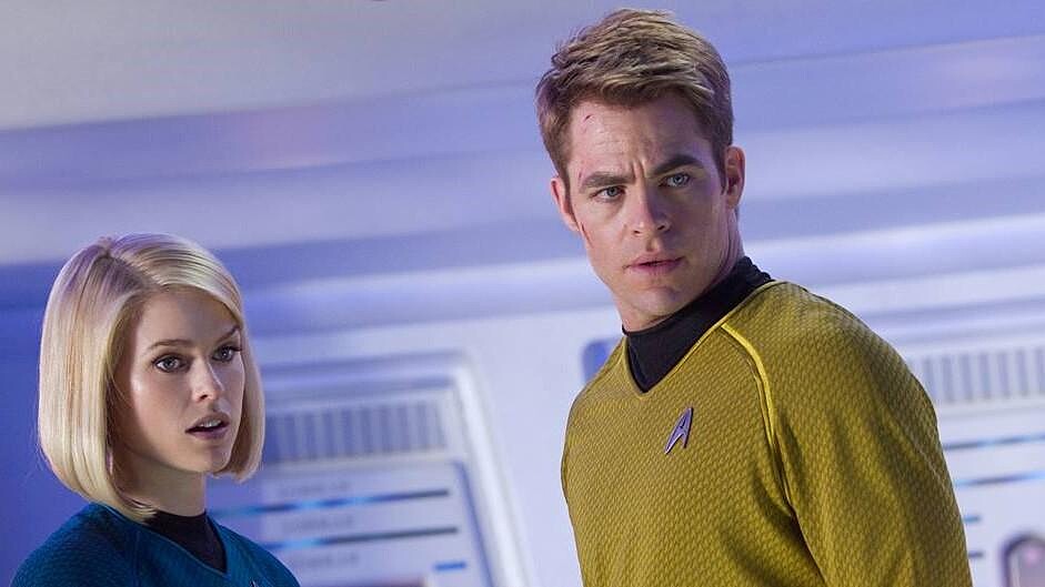 《闇黑無界：星際爭霸戰》克里斯潘恩Chris Pine：好萊塢的熱血浪子