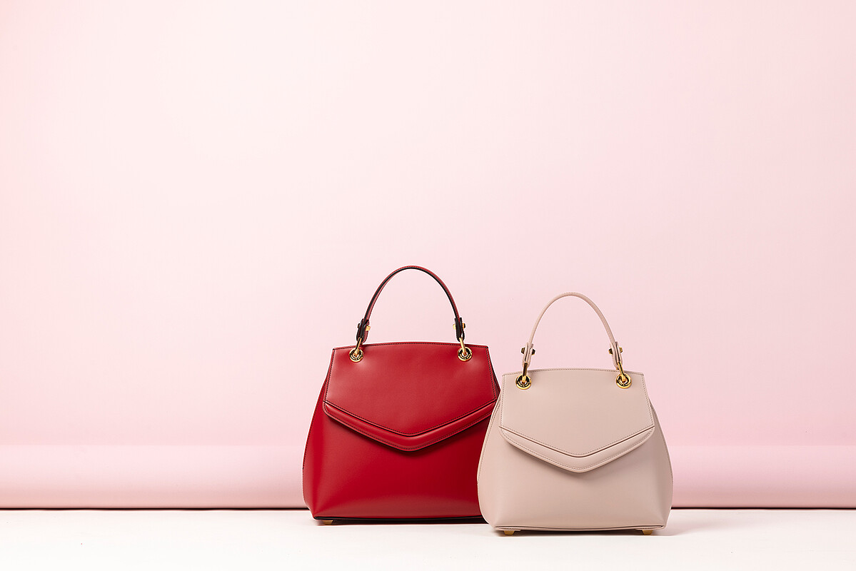 Love Letter系列包款，建議售價請參考GRACE HAN官網。