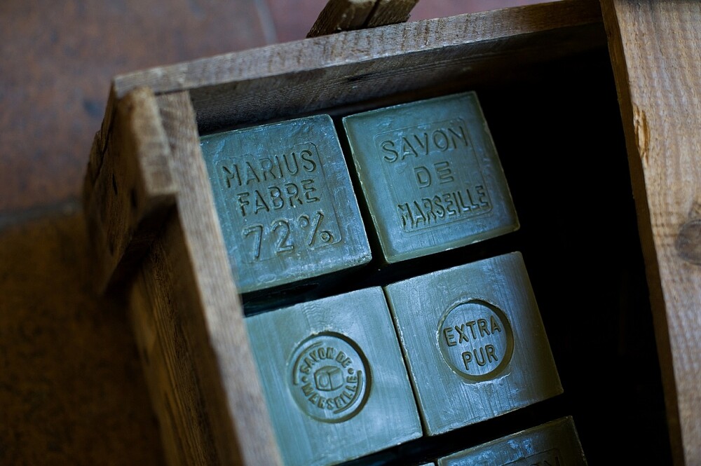 馬賽皂因外觀常被稱之為「綠皂」。