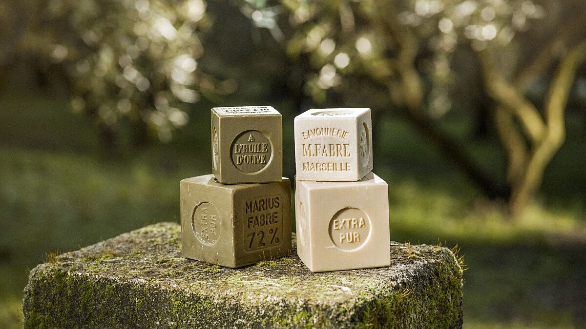法國必買伴手禮馬賽皂怎麼挑？優點、用法、認證標章一次看懂，還有台灣買得到的正統品牌