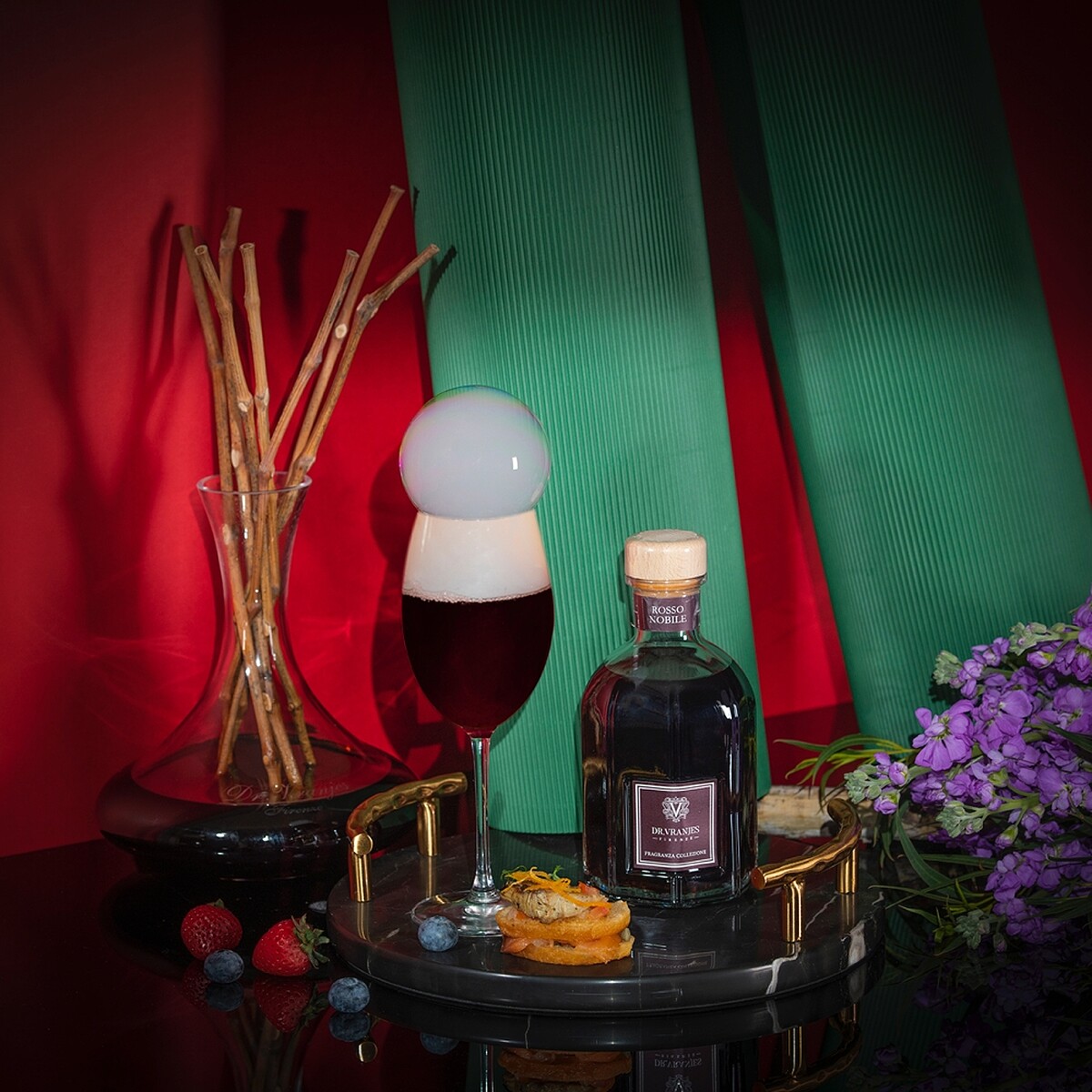台北遠東香格里拉茶軒X寬庭翡冷翠Dr. Vranjes Firenze 香遇波波里花園義式歡飲小食光-貴族紅酒Rosso Nobile家居香氛特調及雙層普切達佐煙燻鮭魚及油漬朝鮮薊。