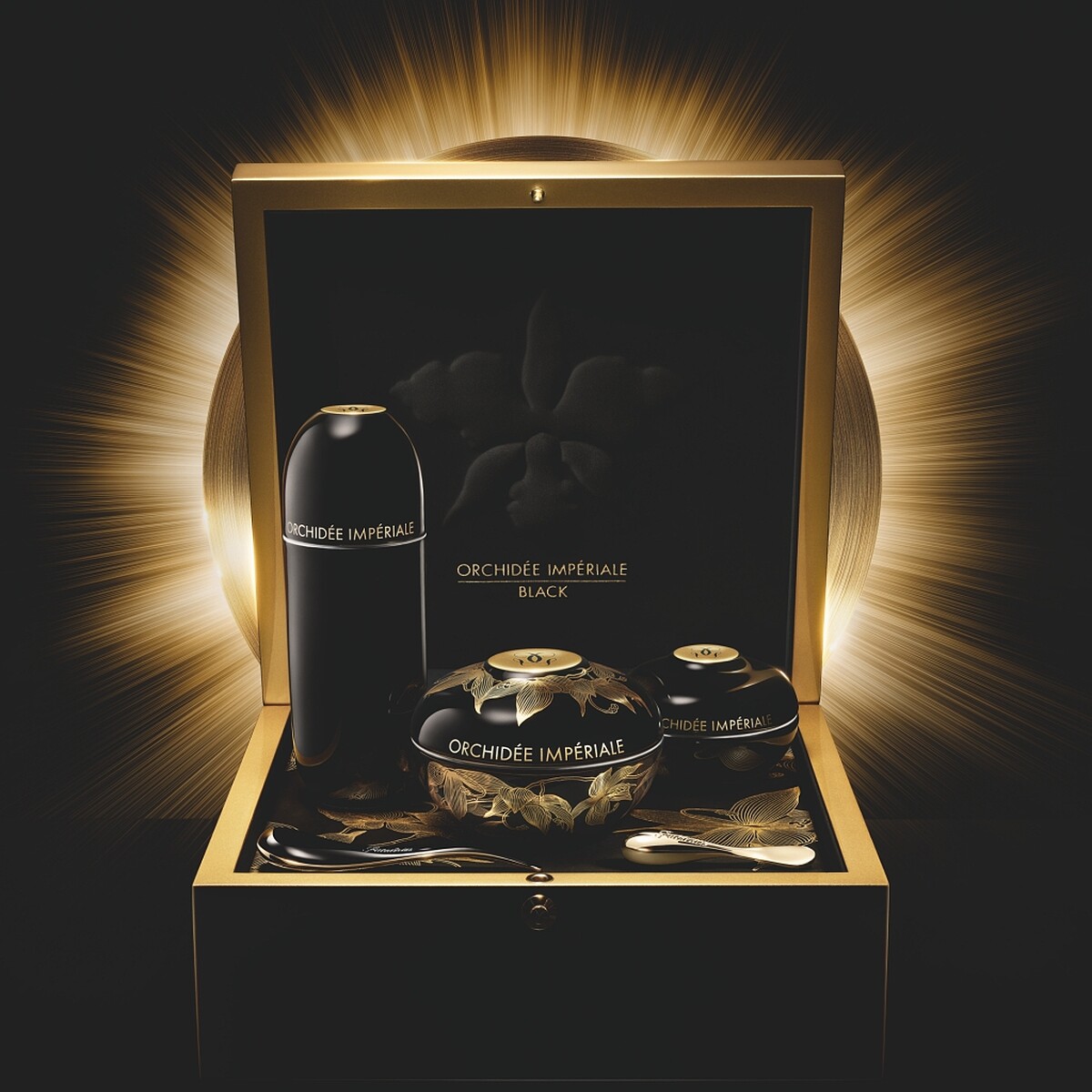 嬌蘭黑蘭鑽極萃乳霜-李洪波藝術聯名收藏，NT134,700(全球限量五百組)。