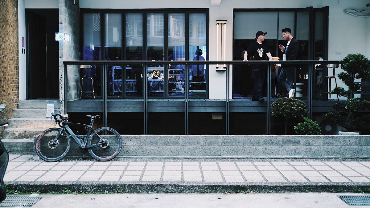 Neighbour 以社區鄰里雜貨店為概念。