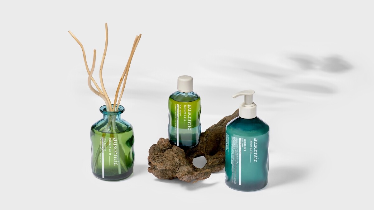 綠藤生機2022年推出全新純淨香氛品牌「auscentic奧森青」。