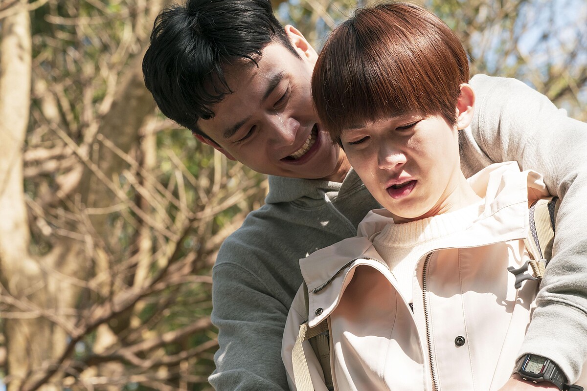 劉冠廷和孫可芳在《聖筊》中攜手共建幸福家庭，兩人結婚三年卻碰危機