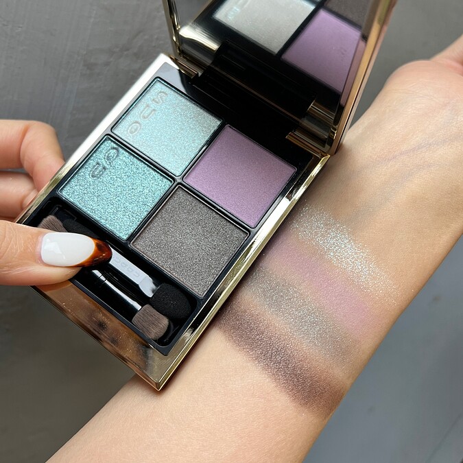 SUQQU晶采盈緻眼彩盤(#119冬夜光TOUYAKOU)6.2g，NT2,600