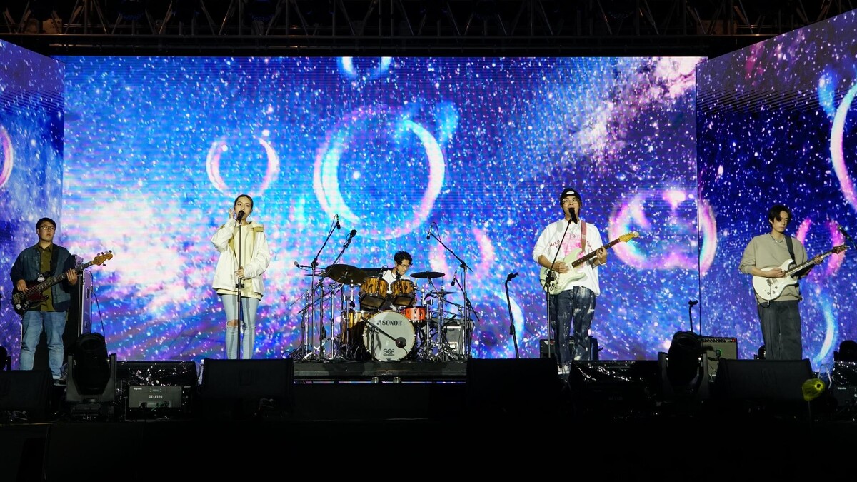 「金曲天團」告五人與樂團夥伴進行彩排