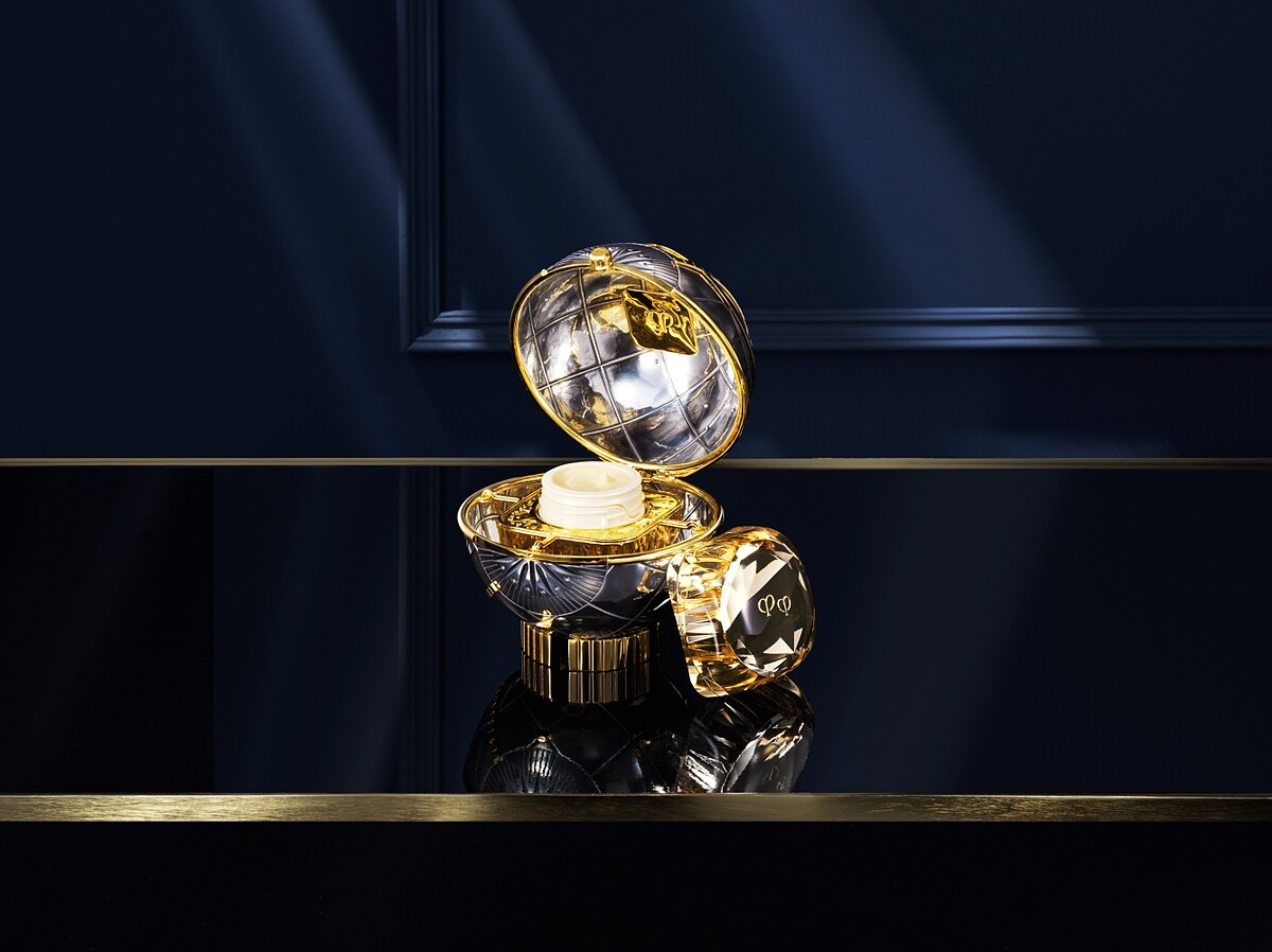 肌膚之鑰40週年高級訂製珠寶系列精質乳霜情境。