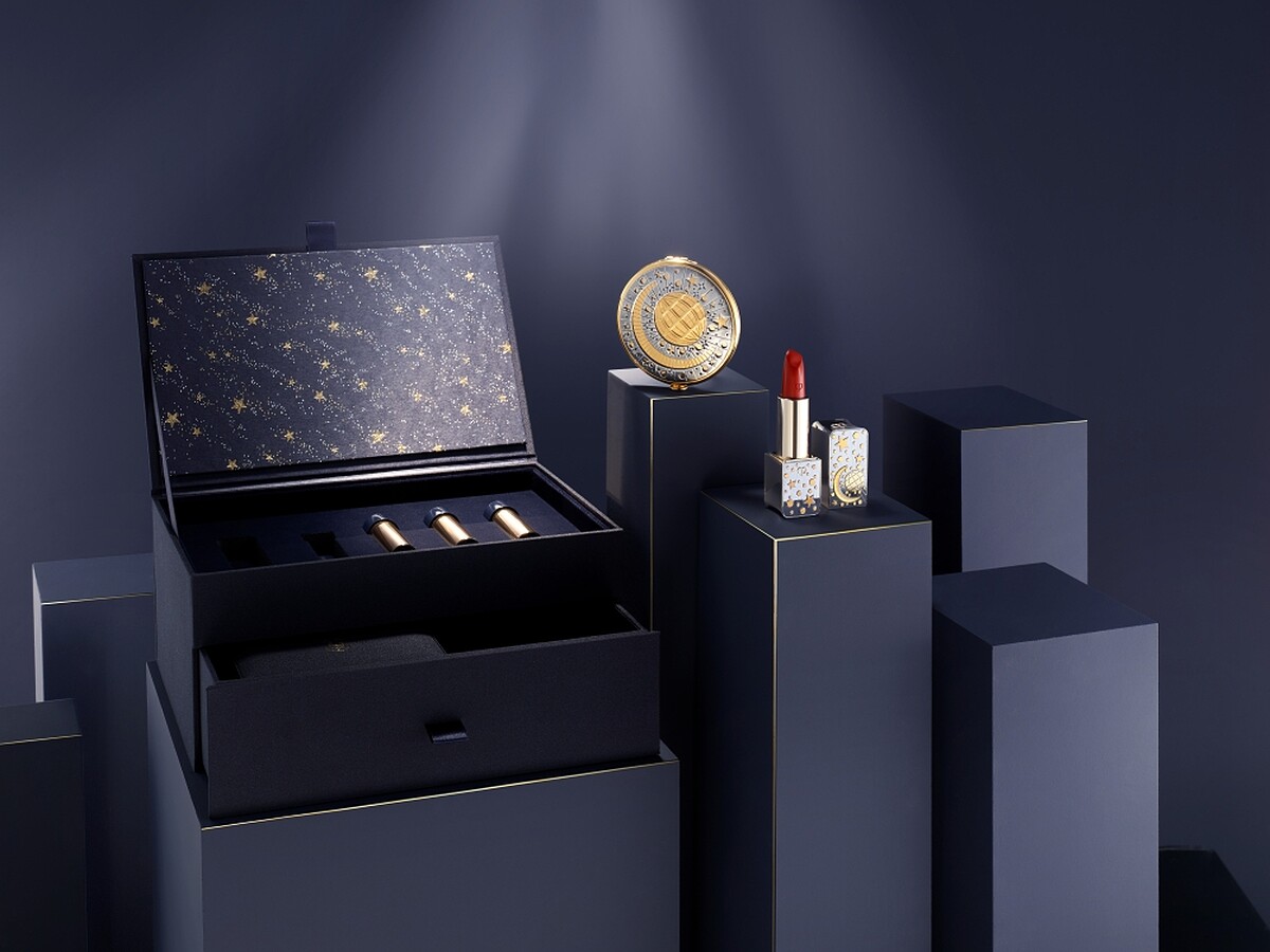 肌膚之鑰40週年高級訂製珠寶系列奢潤唇膏情境。