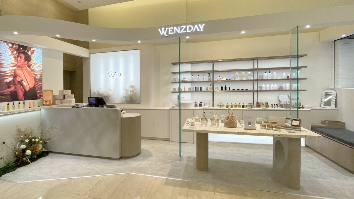 Wenzday溫暖過日子台北統一百貨專櫃櫃位。