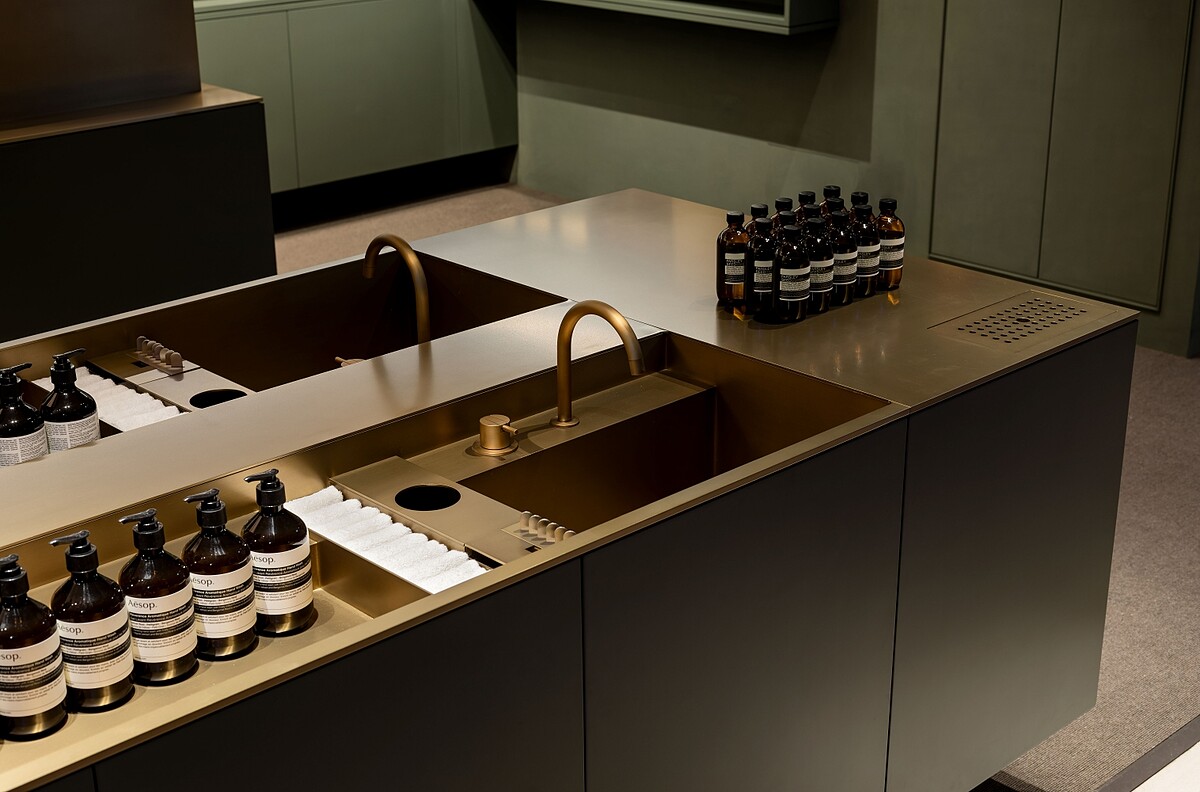 Aesop高雄漢神百貨店裝照。