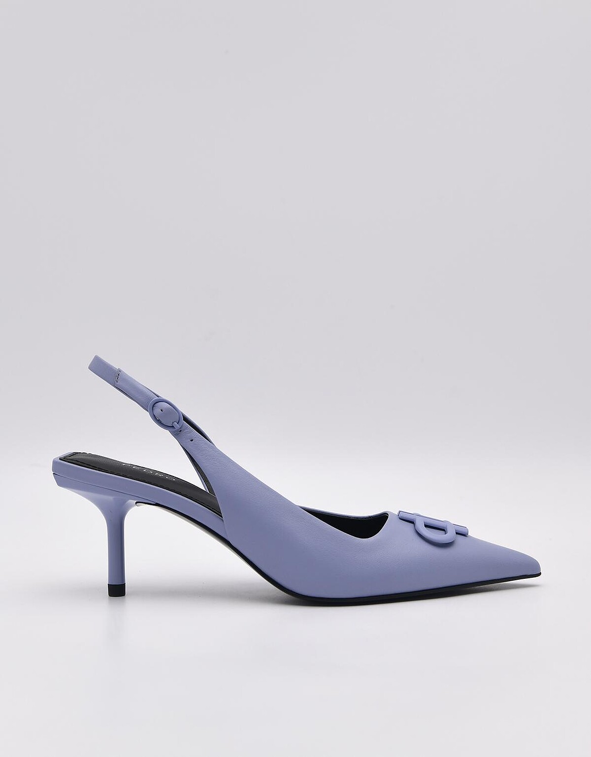 標誌皮革尖頭高跟鞋，NT2,890