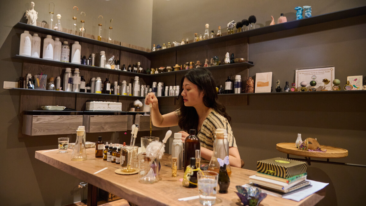 滿室生香的療癒！台灣香氛調香師古乃方 用苔蘚香氣為自己刺青