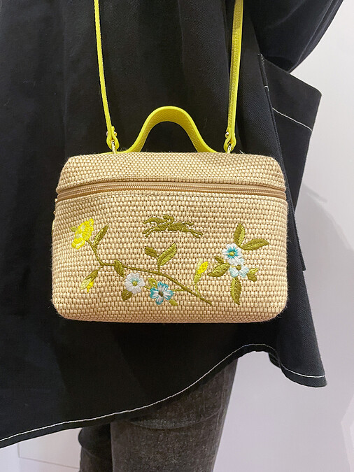 帆布編織款，NT$8,800