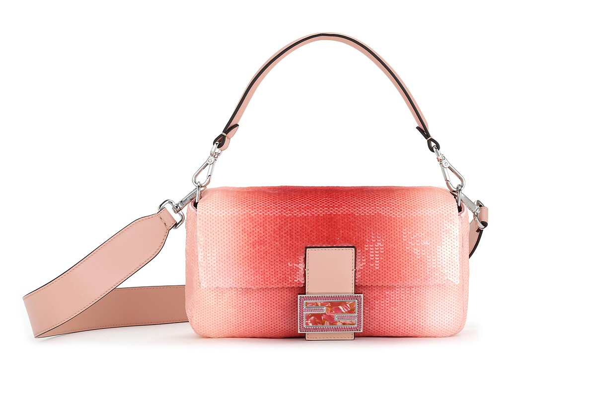 FENDI x Sarah Jessica Parker 合作系列 漸層亮片造型Baguette，NT$230,000