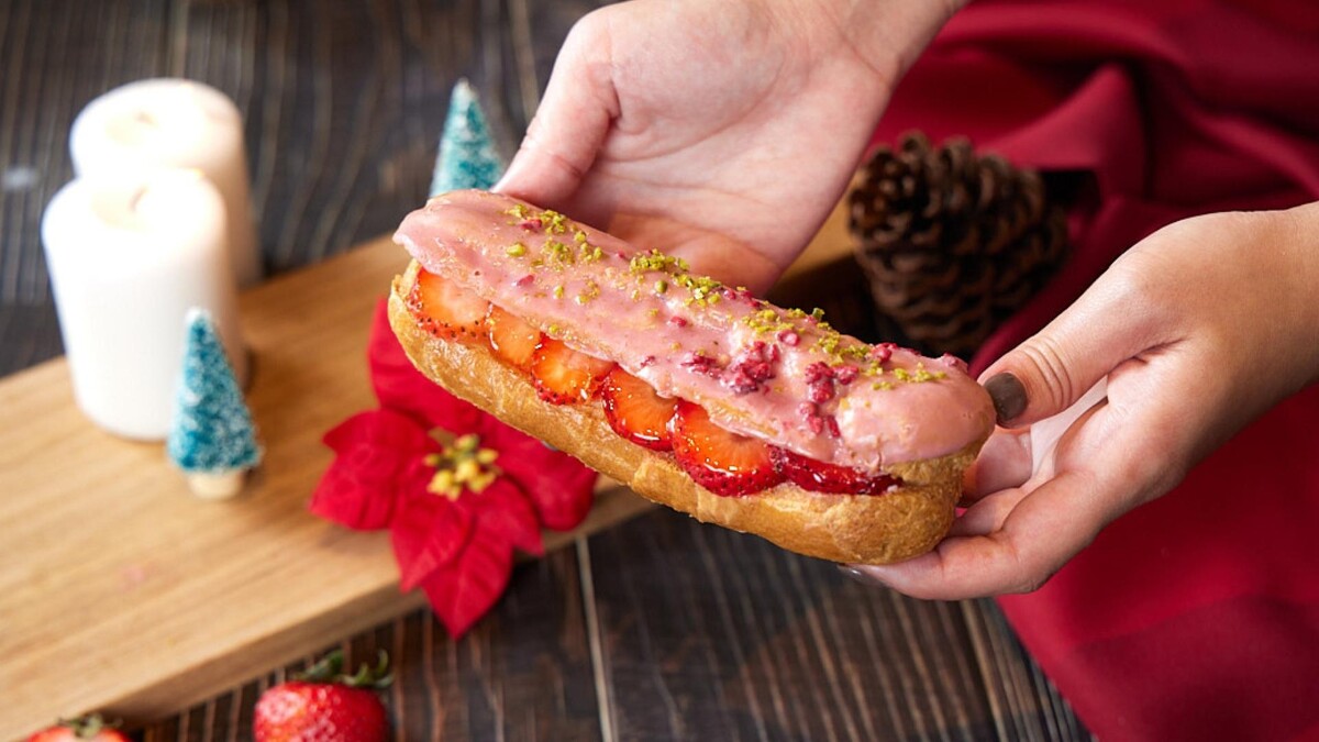 紅寶石草莓閃電泡芙|NT $235