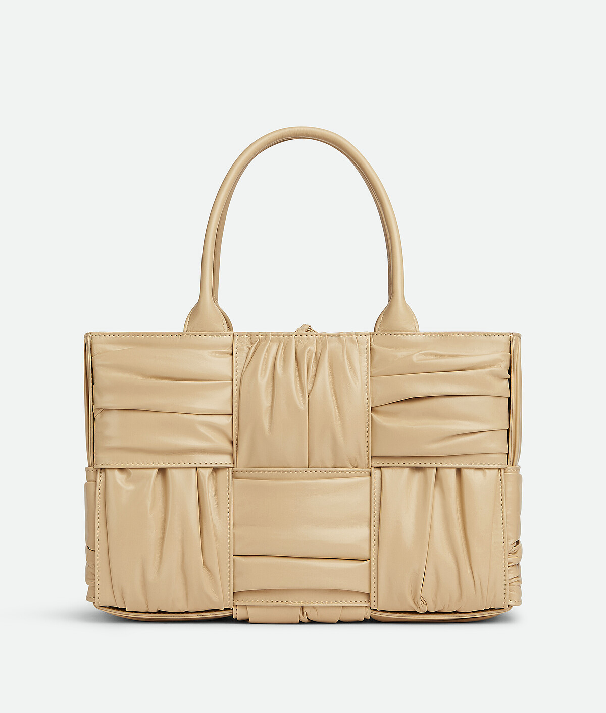 Arco 皮革抓皺托特包，NT$ 138,000