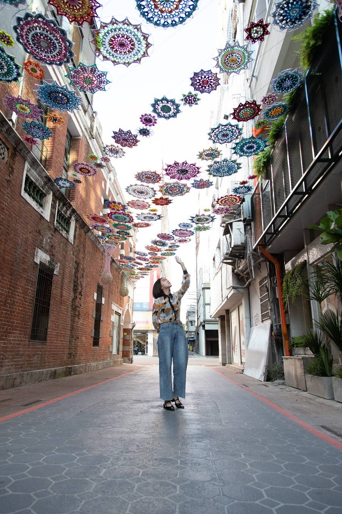 柳巷以藝術家作品妝點，讓人快門按不停超好拍。