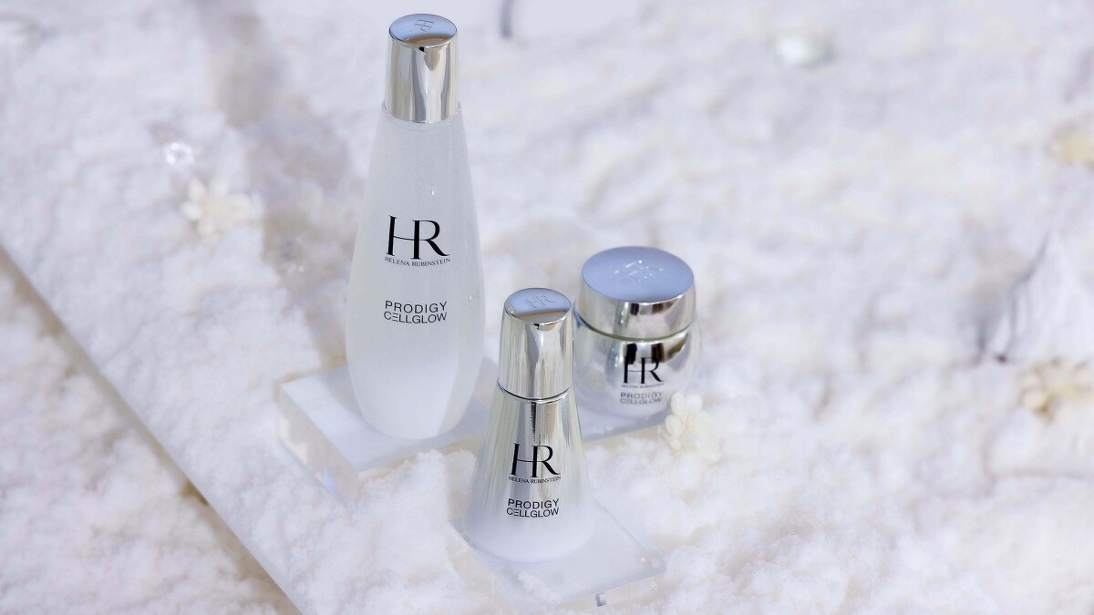 HR赫蓮娜極萃高光新生系列情境照。