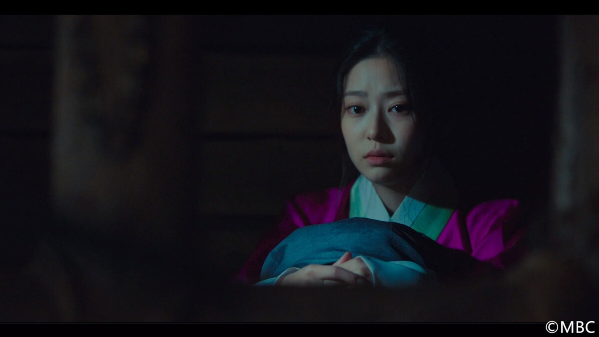 金珉周一人分飾兩角，新身分曝光