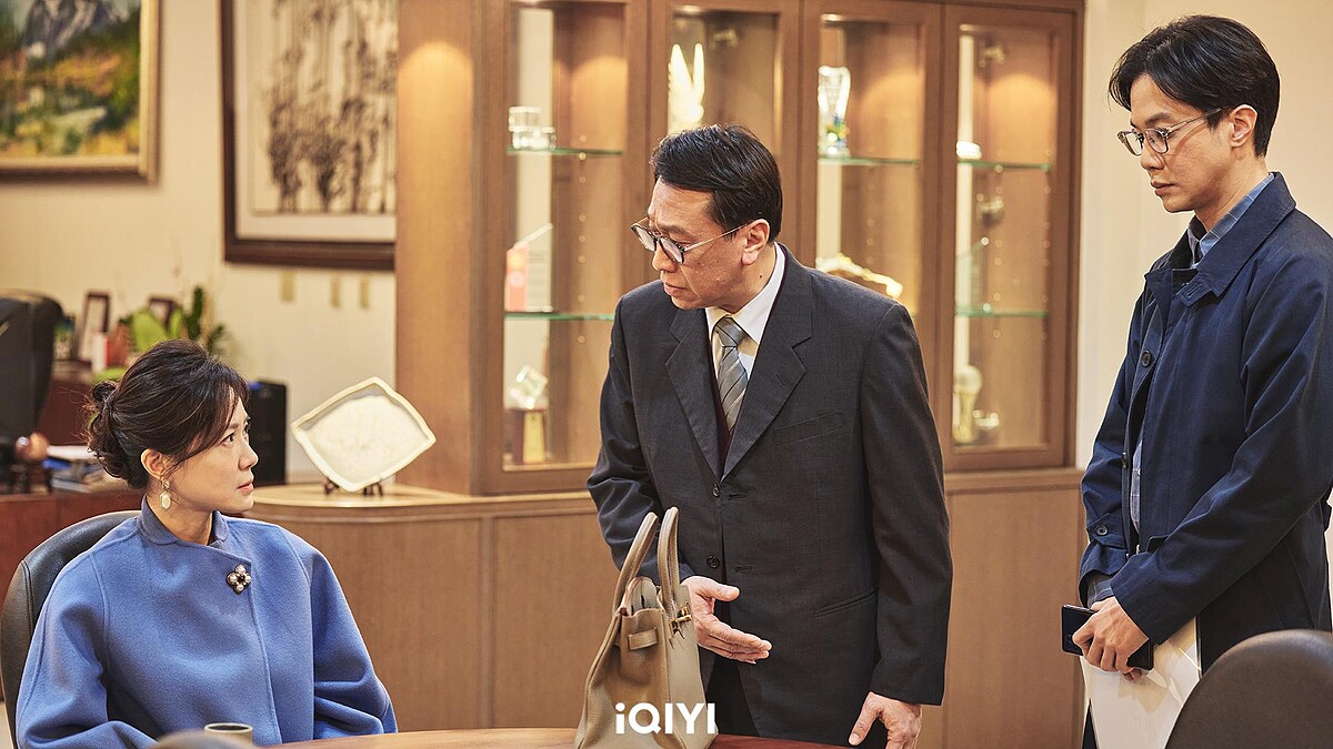 《第9節課》尹馨飾權勢一把抓的家長會長，為護兒威脅校長