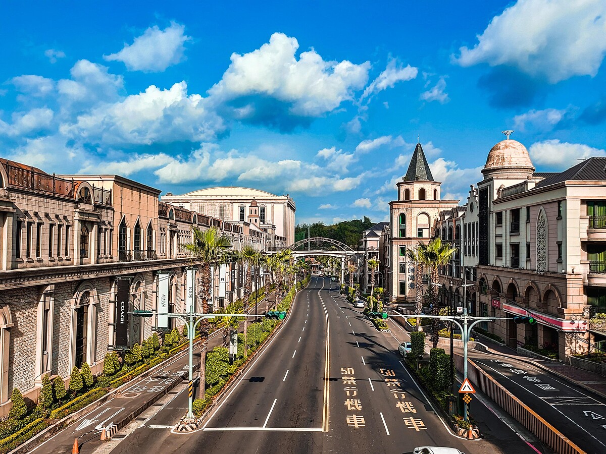 如穿梭中世紀歐陸皇宮,義大世界的美隨手可及。