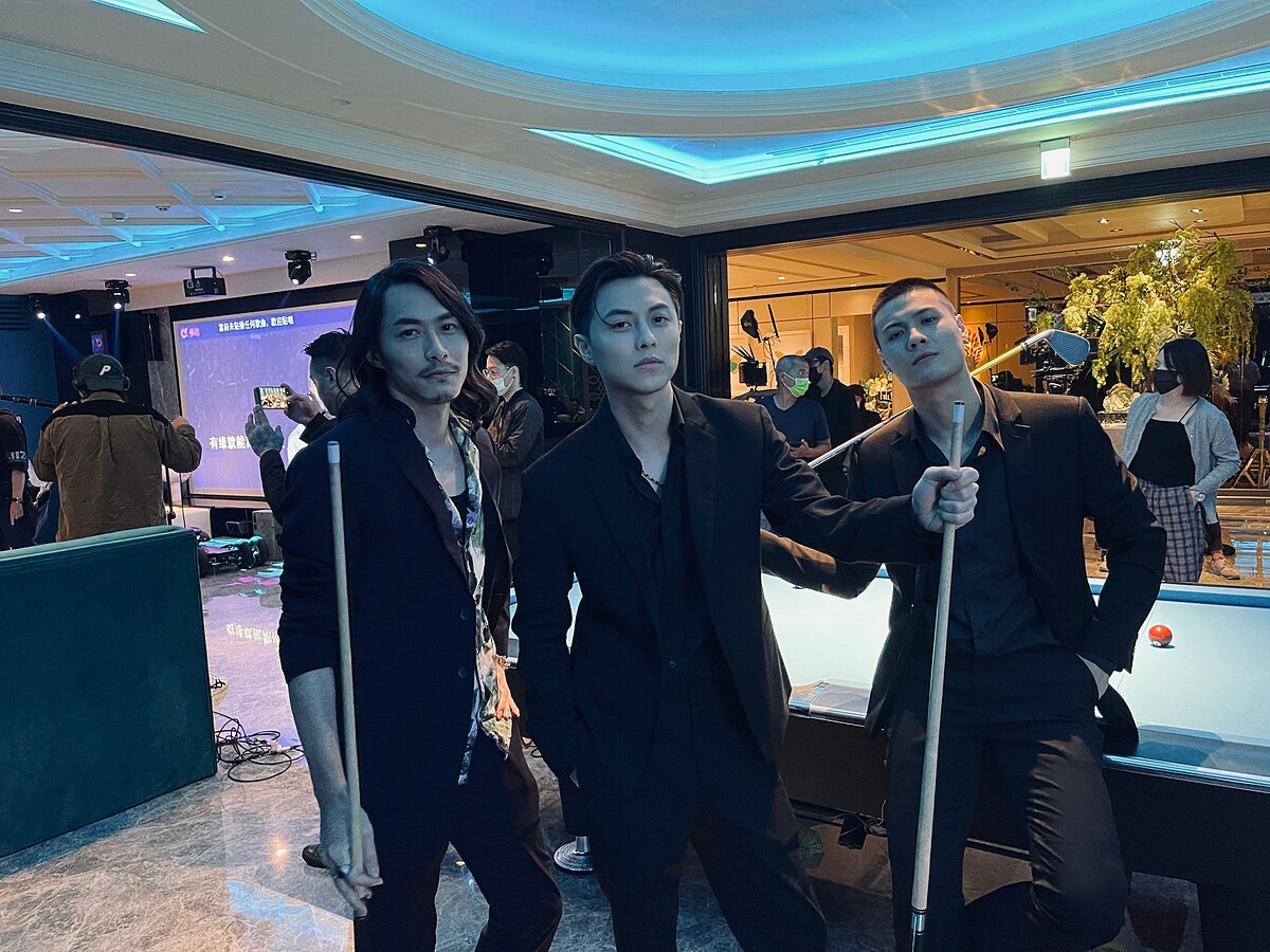 左起田士廣、王子 邱勝翊、王鼎文