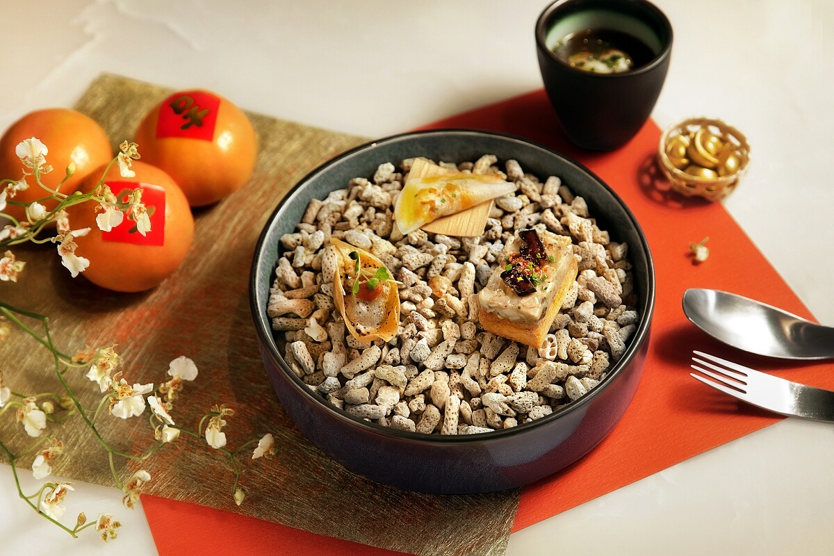 小點三道「萬事如意好彩頭，元寶滿囊財得手」。