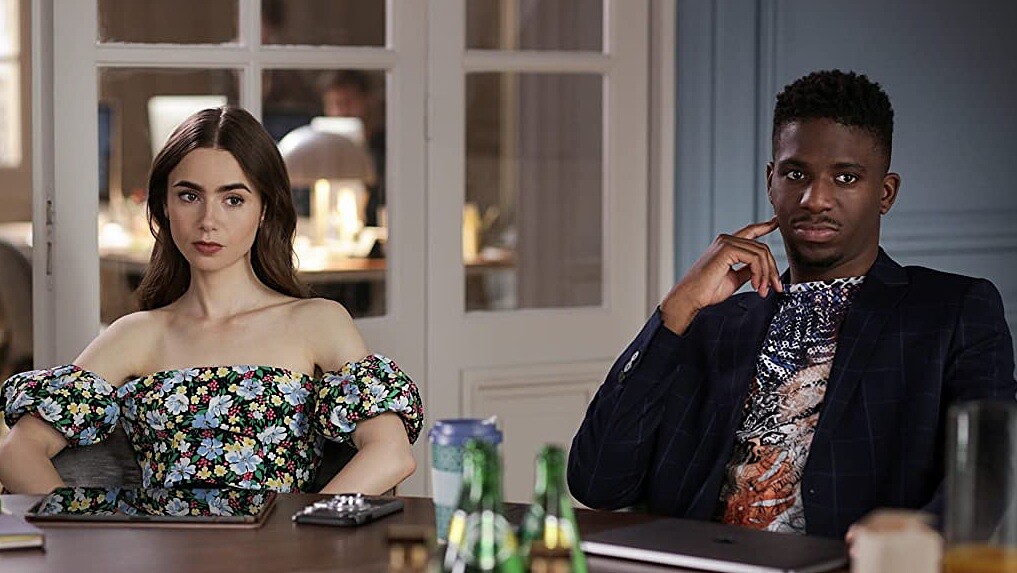 雷|《艾蜜莉在巴黎3》法國人看不懂的劇情與穿搭,Emily明明是上班族卻有一堆名牌