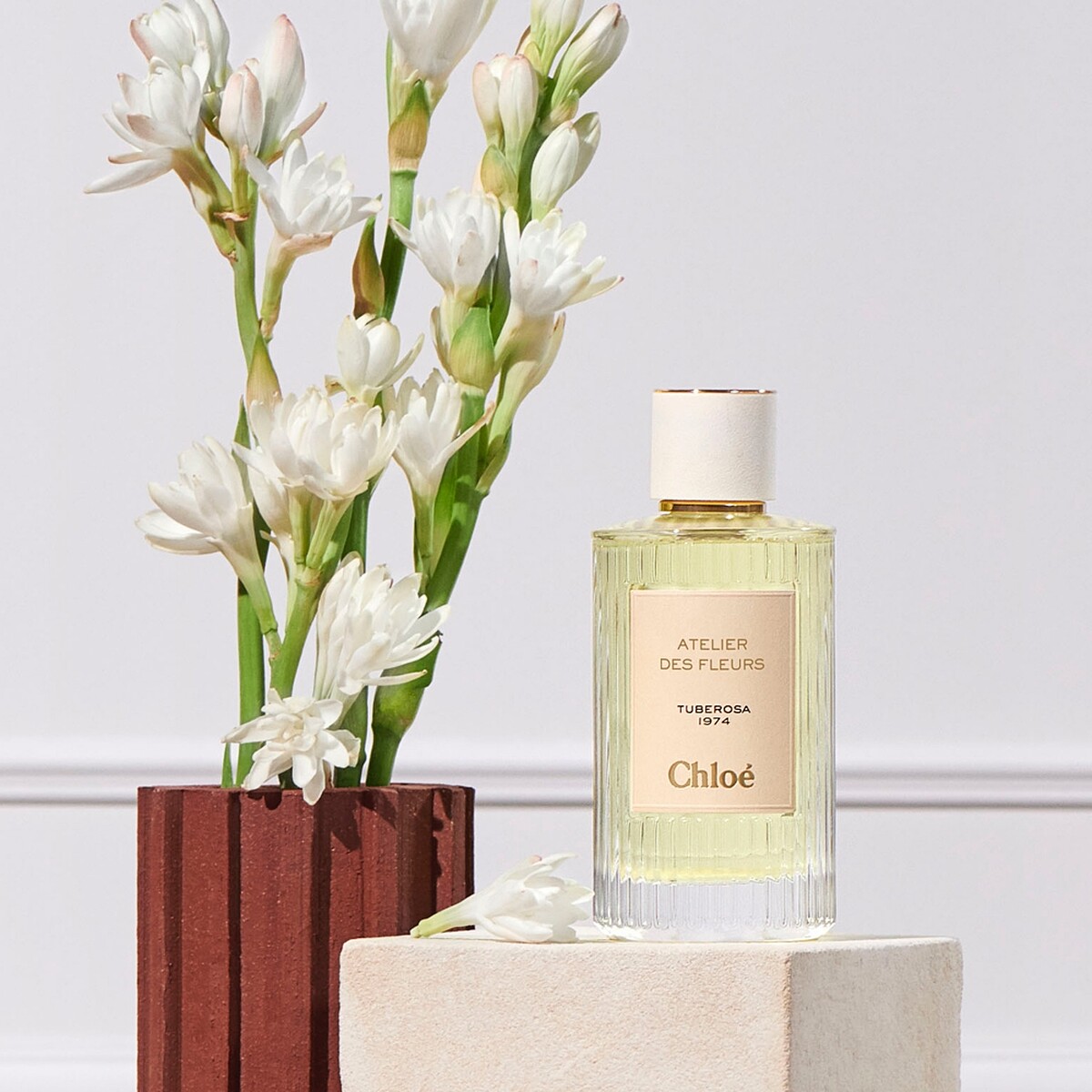 Chloé Atelier des Fleurs仙境花園香水晚香玉1974 Tuberosa 1974 50ml，NT5,000、150ml，NT8,900