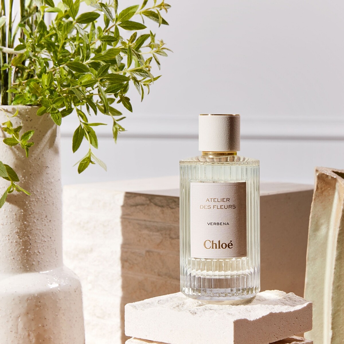 Chloé Atelier des Fleurs仙境花園香水馬鞭草之戀(迷霧馬鞭草)Verbena 50ml，NT5,000、150ml，NT8,900