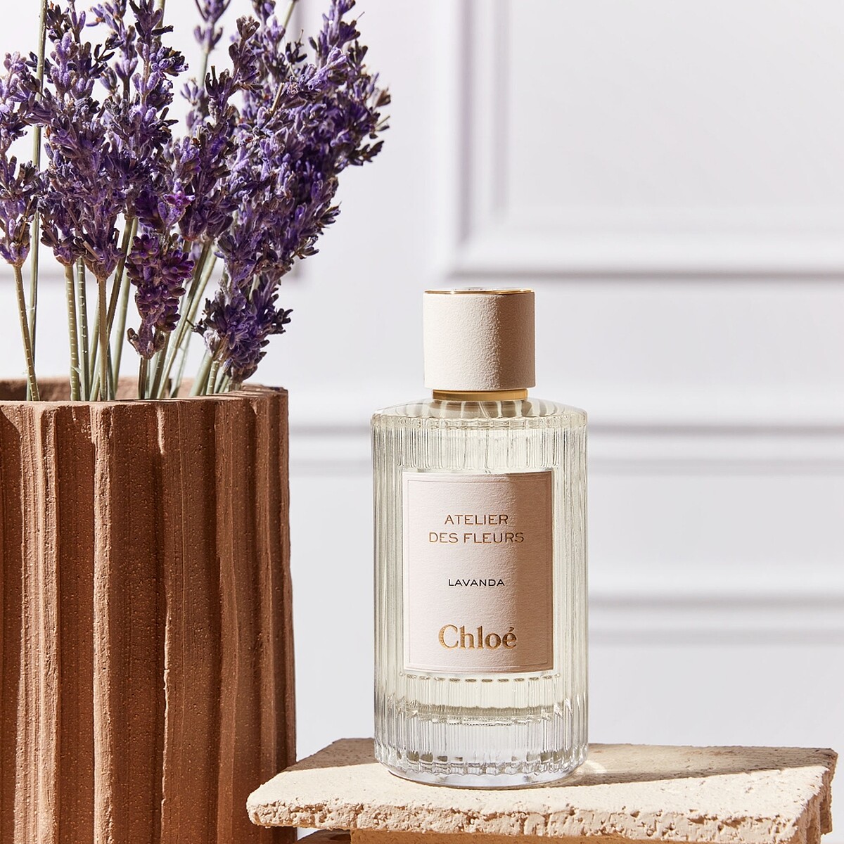 Chloé Atelier des Fleurs仙境花園香水薰衣草情人夢 Lavanda 50ml，NT5,000、150ml，NT8,900