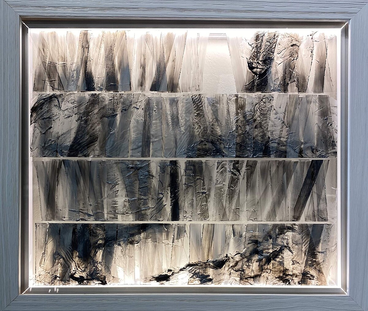 育黎藝術林雲霜《結構系列立面-6》壓克力、壓克力顏料、LED燈，38&times;46cm，2022年。