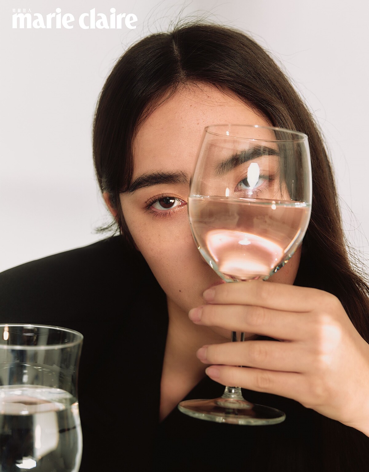 短版西裝外套，RAY CHU。