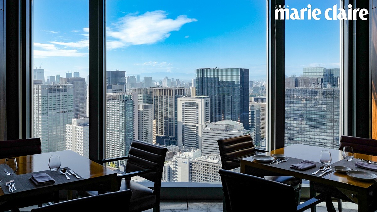 在東京城市天際下前吃早餐,實為人生一大享受