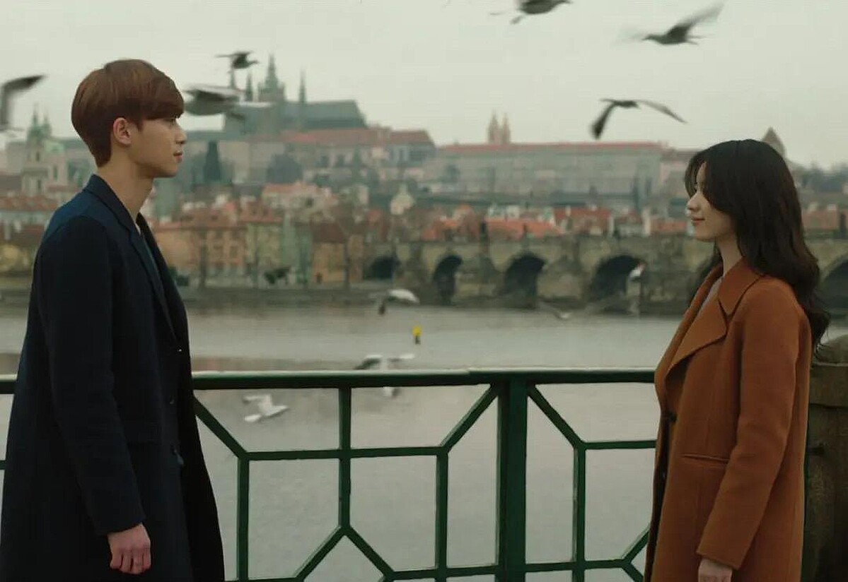 《愛上變身情人》。