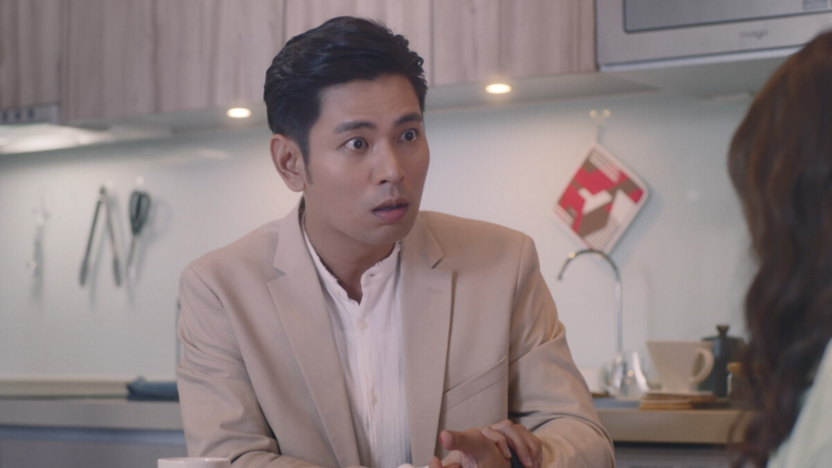 楊子儀被強迫蓋完手印,回神後露出驚訝的表情